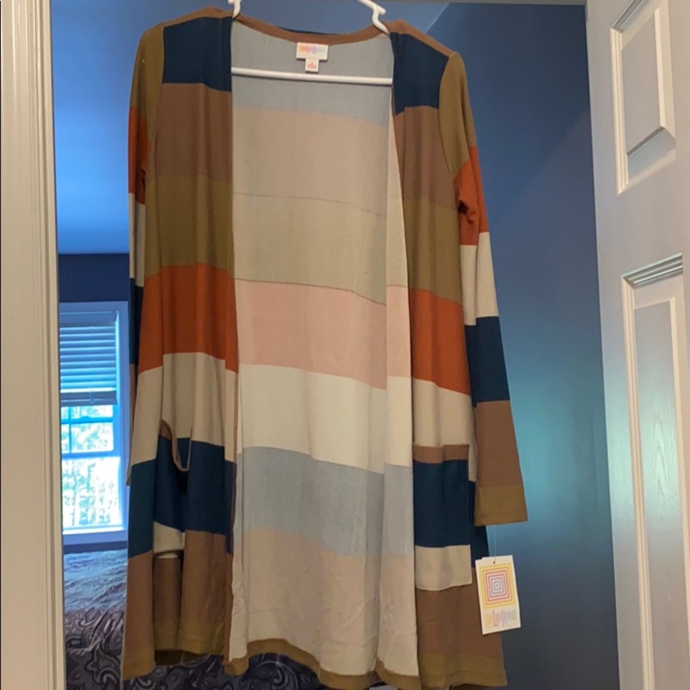 Short sweater cardigan